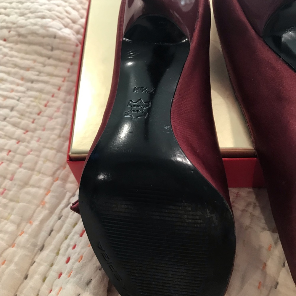 Via Spiga Wine Satin Heels. SZ. 7 1/2. Open Toe. - Picture 4 of 8